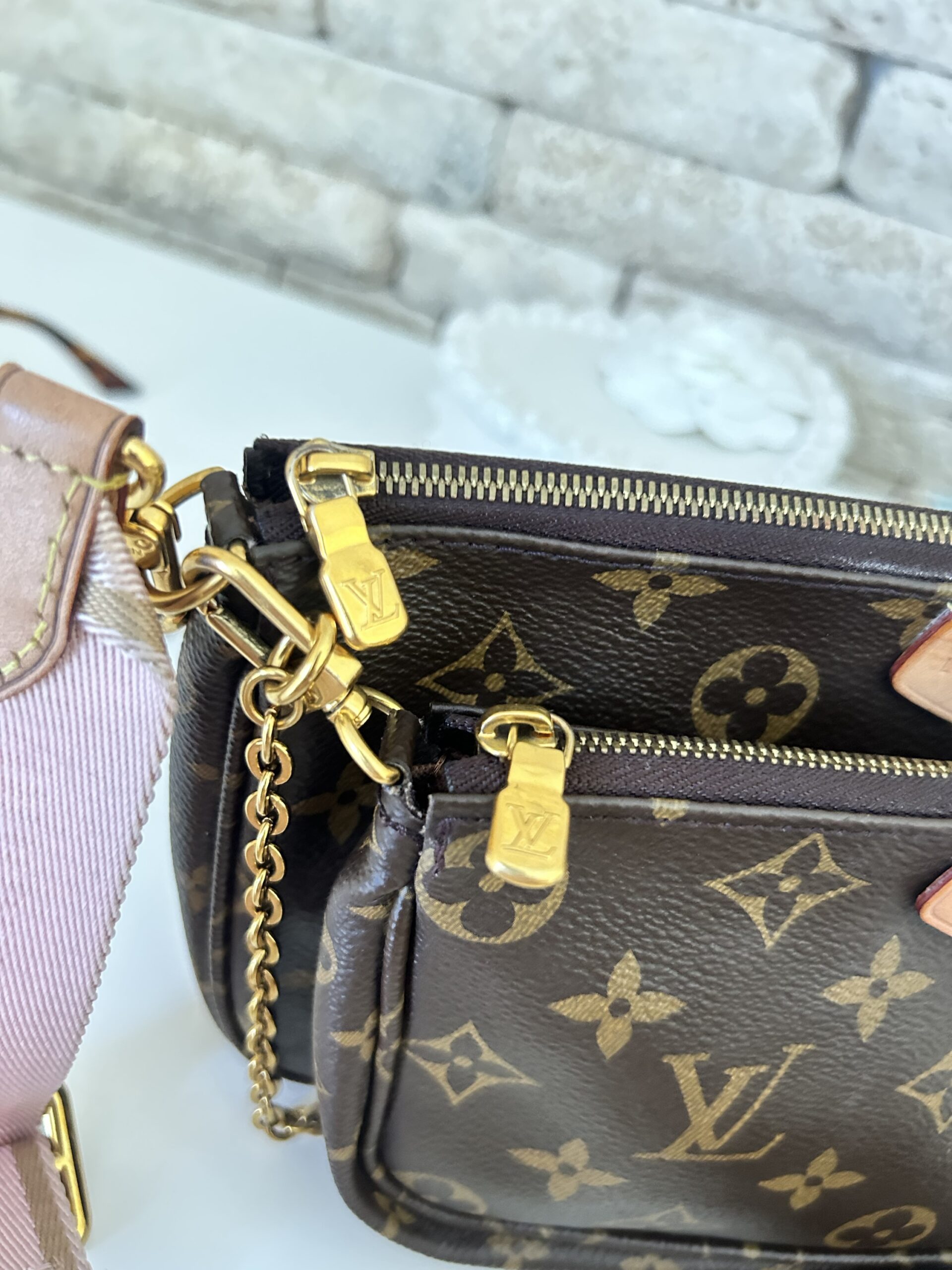 LV multipochette in monogram - immagine 3